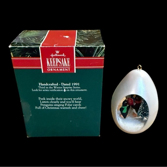 Vintage 1991 HALLMARK Ornament WINTER SURPRISE PENGUINS - Picture 4 of 4